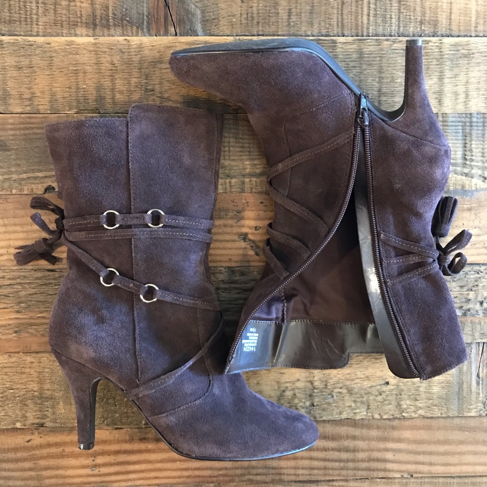 Hot in Hollywood - Suede Like Zip Up 3” Heels